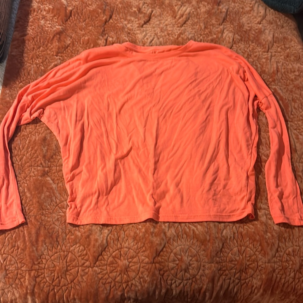 Like new reebok long sleeve coral color shirt